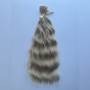 light Natural ash Blonde wavy hair extensions